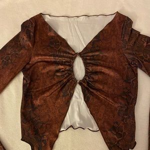 Long sleeve snake print crop top